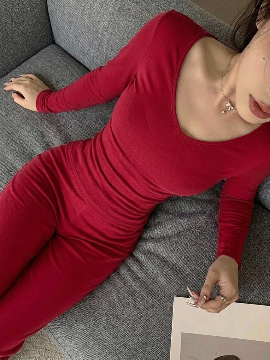 DAZY 2pcs/Set Women's Solid Color Slim Fit V-Neck Long Sleeve T-Shirt & Straight Leg Long Pajama Pants Sleepwear Set - Red - View 1