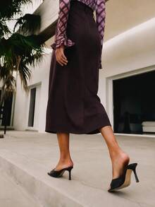 Nöista Misi Skirt Contrast Piping And Front Slit Opening - Burgundy - View 5