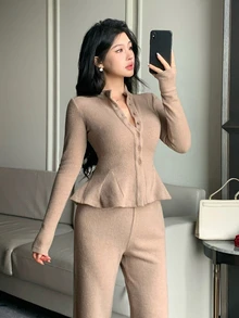 DAZY Women's Elegant Solid Color Long Sleeve Single-Breasted Top And Flare Pants 2 Pieces Set - Khaki - View 3