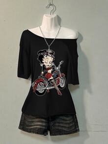 Attitoon Betty Boop x SHEIN 女款卡通印花不對稱單肩T恤，街頭海灘度假風 - 黑色 - 查看 4