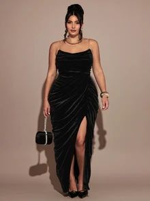 SHEIN BAE CURVE فستان أسود من المخمل بحجم كبير بدون حمالات مع تجاعيد وشق جانبي للنساء للحفلات والمناسبات المسائية - الأسود - مشاهدة 4