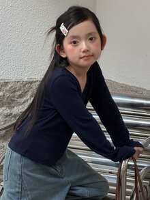 Dazy Kids Tween Girl) V-Neck Fitted Casual Long Sleeve Basic T-Shirt - Navy Blue - View 7