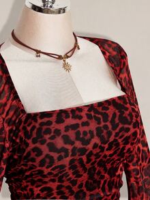 SHEIN ICON 女款大尺碼復古性感千禧風 Y2K 都市現代前衛方領喇叭袖荷葉邊長袖棕色豹紋網紗上衣 秋季 - 酒紅色 - 查看 6