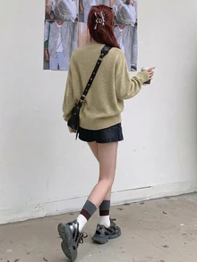 Livesso 女款素色寬鬆長袖V領針織衫 - 黃色 - 查看 5