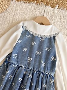 SHEIN Vintaside Kids 女嬰牛仔洋裝 甜美優雅 藍白蝴蝶結印花 蕾絲彼得潘領 長泡泡袖 圓領 生日派對 秋季婚禮賓客 假日穿搭 - 藍色 - 查看 4