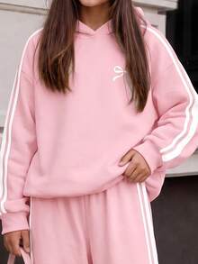 甜美柔粉色女孩迷你蝴蝶結印花對比色運動條紋青少年女孩休閒軟抓絨加厚長袖連帽衛衣與寬腿褲套裝，新款適合秋冬日常、外出、運動、聖誕，暖冬 - 彩色 - 查看 5