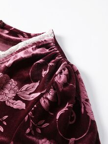 Velvienne Plus Size Autumn/Winter Purple Embossed Elegant High-End Ruffled V-Neck Ruched Waist Lace Long Sleeve Dress - Purple - View 5