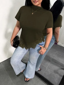 Firerie 女款極簡優雅休閒度假通勤修身T恤上衣，黑色短袖收腰不對稱下擺蕾絲飾邊 - 軍綠色 - 查看 6