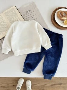 SHEIN Vintaside Kids 2件組幼兒男童衛衣長褲套裝，可愛白色藍色恐龍刺繡，毛絨絨長袖圓領加厚，冬季派對度假裝備 - 藏蓝色 - 查看 2