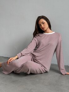 DAZY طقم بيجامة كاجوال للنساء بتصميم مخطط وأكمام طويلة وكتف منسدل مع بنطال - وردي - مشاهدة 5