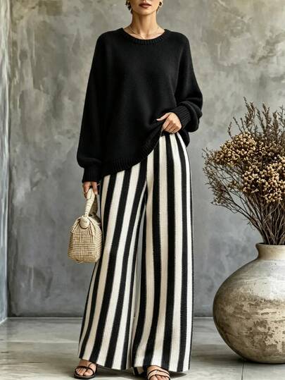 SHEIN Áo đen phối quần ống rộng sọc dọc đen trắng, bộ trang phục thời trang tối giản thanh lịch phong cách thường ngày đi làm đi chơi dự tiệc, áo len chui đầu tay dài cổ tròn và quần cho nữ mùa xuân thu đông, set 2 món
