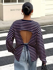 Muchica 女款寬鬆黑色條紋露背綁帶長袖T恤，適合穿搭、返校季、街頭風露背上衣 - 黑與白 - 查看 2