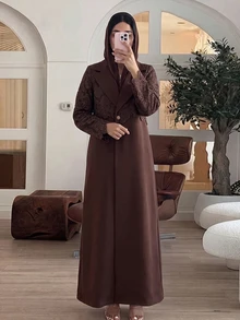 Al Najma 女款秋季復古蕾絲拼接西裝領長袖長版長袍，適合外出、日常穿著與通勤辦公 - 棕色 - 查看 7