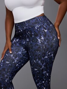 Voyena Plus Size Women's Blue Leopard Print Leggings, 7/8 Length Home & Sports Leggings - Blue - View 6