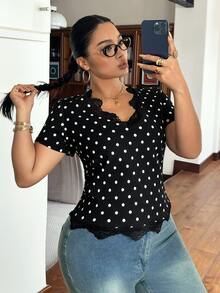 Rivivi Plus Size Women Polka Dot Contrast Lace V-Neck Short Sleeve Fashion Denim Top - Black - View 7