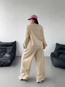 Flirla 大尺碼女款純色落肩長袖半拉鍊休閒衛衣與運動褲套裝 秋季 - 杏色 - 查看 2