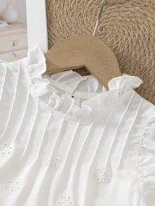 SHEIN Elladie kids 2件組女童夏季新款小圓領露背水滴藍蝴蝶結仿刺繡印花布料飛袖荷葉邊前綴蝴蝶結裝飾上衣休閒直筒短褲簡約復古時尚套裝 - 棕色 - 查看 7