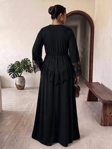 Truni Plus-Size Women's Contrast Lace Long-Sleeved Dress, V-Neck And Fitted WaistPear Body,Triangle Body Fall - Black - View 2