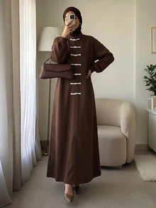 Mulvari فستان سويتشيرت نسائي بني طويل بقصة مستقيمة فضفاضة، بياقة واقفة وأزرار على شكل ضفدع، محبوك، ستايل صيني جديد، نابليون، للخريف والشتاء - بني - مشاهدة 5