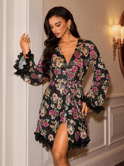Slumberist Women's Mature Elegant 3D Floral Decor Patchwork Robe, Vintage Floral Mesh Print Morning Robe, Black Floral Print Tie Waist Robe, Bell Sleeve Long Sleeve 3D Lace Cardigan Outerwear Home Sleepwear