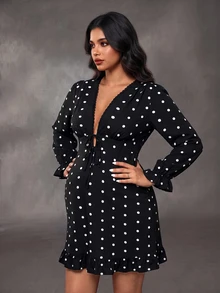 Cheriluna Maternity فستان حمل مقاس كبير أنيق وكاجوال بأكمام طويلة وكشكشة وياقة V عميقة وفيونكة أمامية وقصة A-Line مع كشكشة في الحافة بنقشة نقاط سوداء - الأسود - مشاهدة 1