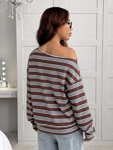 SHEIN EZwear 女款不對稱肩棕藍條紋運動衫，休閒極簡日常百搭，約會與外出穿搭，女款秋季服飾，秋季穿搭，女款通勤穿搭，百搭上衣，外出穿搭，機場穿搭 - 彩色 - 查看 2