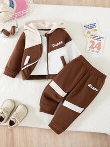 SHEIN 2件組女嬰外套褲子套裝 可愛棕色拼接刺繡長袖連帽加厚戶外秋冬運動休閒舒適T恤 - 棕色 - 查看 5