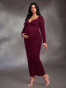 Cheriluna Maternity فستان حفلة أنيق للحوامل بمقاسات كبيرة، أكمام طويلة وياقة ماسية مع تصميم الكوب، فستان بورغندي ضيق مع تجاعيد - عنابي اللون - مشاهدة 5