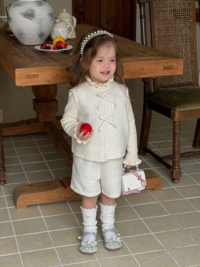 DAZY Baby Girl Round Neck Sleeveless Korean Style Bow Decor Jacket And Shorts 2 Pieces Set