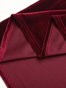 SHEIN Tween Girls Solid Burgundy Velvet Asymmetric Shoulder Mid-Length Dress, Gold Flower Decoration, Elegant One-Shoulder Design, Autumn/Winter - Burgundy - View 9