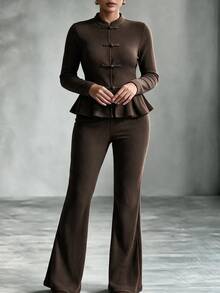 Auvina Setelan Rajut Cokelat 2 Potong untuk Wanita Ukuran Besar, Atasan Peplum Kerah Tegak dengan Kancing Katak Cina & Celana Panjang Lebar Pinggang Tinggi untuk Musim Gugur dan Musim Dingin - Coklat - View 3