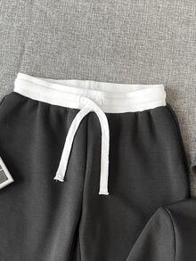 SHEIN 兒童青少年女孩秋冬休閒復古時尚抓絨內裡加厚連帽衛衣套裝，寬鬆連帽拉鍊衛衣配貼袋與對比抽繩腰寬腿直筒運動長褲，2件式運動衛衣套裝，深灰色 - 深灰色 - 查看 4