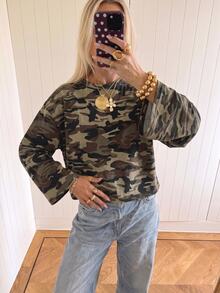SHEIN EZwear 海外長袖復古卡其迷彩T恤，秋季上衣，適合日常通勤、聚會、秋冬/夏季、聖誕節、新年、感恩節、派對、婚禮、海灘、畢業典禮、優雅、外出、約會、通勤、情人節、優雅、度假、Y2K、畢業典禮等場合 - 彩色 - 查看 5