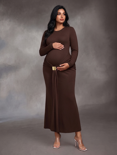 SHEIN Gaun Hamil Ukuran Besar Warna Cokelat Slim Fit dengan Detail Kerut dan Gesper Logam, Lengan Panjang, Cocok untuk Pesta dan Acara Kumpul-kumpul