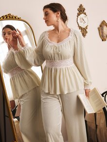 Côtesoire طقم بيجامة نسائي مقاس كبير بتصميم فرنسي رومانسي من المخمل اللامع بأكمام طويلة وبنطال مزين بالدانتيل - لون شمبانيي - مشاهدة 1