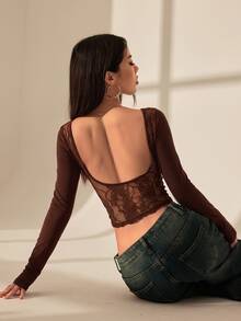 SHEIN PETITE 露背蕾絲拼接女款T恤上衣，性感約會穿搭，適合夏季 - 咖啡棕 - 查看 1