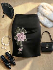 EastFlair Plus Size Women's Floral Embroidered Elegant Bodycon Skirt - Black - View 3