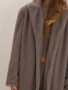 MUSEYN Grey Faux Fur Maxi Coat Versatile Outerwear Everyday Casual Chic New Season Fall - Dark Grey - View 7