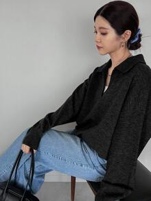 FRIFUL 女款純色深灰色翻領落肩長袖寬鬆休閒套頭毛衣，秋冬款 - 黑色 - 查看 2