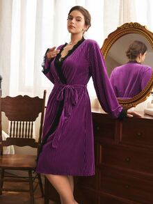 Côtesoire Jubah Panjang Beludru Bergaris Mengkilap untuk Wanita Ukuran Besar - Red Violet - View 3