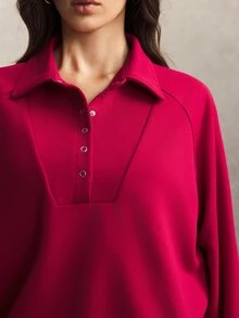 Activina بلوزة رياضية نسائية حمراء فضفاضة بأكمام طويلة من الصوف المحبوك السادة مع حافة مضلعة وأزرار طويلة - الأحمر - مشاهدة 2