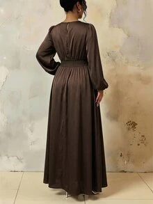 Roveilla 大尺碼女款春夏秋冬法式優雅奢華精緻休閒聖誕派對極簡高端設計辦公通勤舒適純色緞面皺褶緞面圓領腰部抽繩抓皺設計後腰鬆緊喇叭下擺燈籠袖長袖長洋裝 - 棕色 - 查看 3