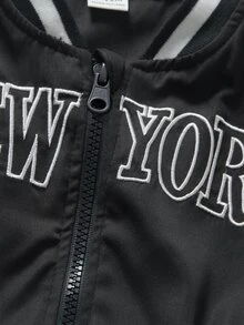 SHEIN 黑色拉鍊棒球夾克，羅紋對比條紋領，NEW YORK 字母印花，梭織薄款面料，春秋款，幼兒 - 黑色 - 查看 7