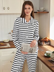 Doze Lane Classic Black & White Wavy Striped Lapel Cardigan Pajama Set For Women, Long Sleeve, Long Pants, Loose Fit, Wearable Outdoors, 2 Pieces Set - Black and White - View 3