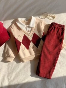 SHEIN 男女嬰兒適用，男嬰 2 件組秋冬加厚抓絨休閒可愛學院風衛衣套裝，Polo 領燈芯絨長褲套裝，嬰兒冬季穿搭套裝，聖誕 - 紅色 - 查看 6