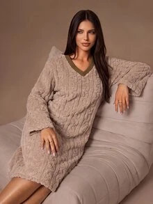 Lazeform Women's Plush Jacquard V-Neck Long Sleeve Nightgown - Multicolor - View 3