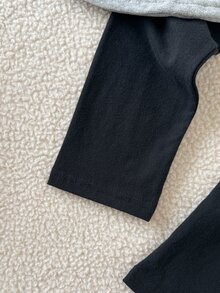 SHEIN 2件組女童休閒秋冬字母印花套裝，4-7歲，柔軟天鵝絨半開領上衣與彈性長褲，街頭風穿搭 - 灰色 - 查看 5