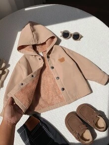 SHEIN 中性嬰兒男/女童、幼兒秋冬保暖內裡加厚休閒可愛連帽夾克外套，嬰兒冬季外套，填充外套，絎縫外套，抓絨 - 卡其色 - 查看 6