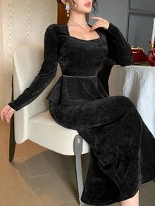 DAZY Setelan 2 Potong Elegan untuk Wanita: Atasan Lengan Panjang Kerah Angsa Warna Polos dengan Hiasan Ruffle di Bagian Bawah dan Rok - Hitam - View 3