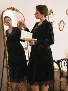 Côtesoire Plus Size Women's Glossy Velvet Lace Long Robe - Black - View 4